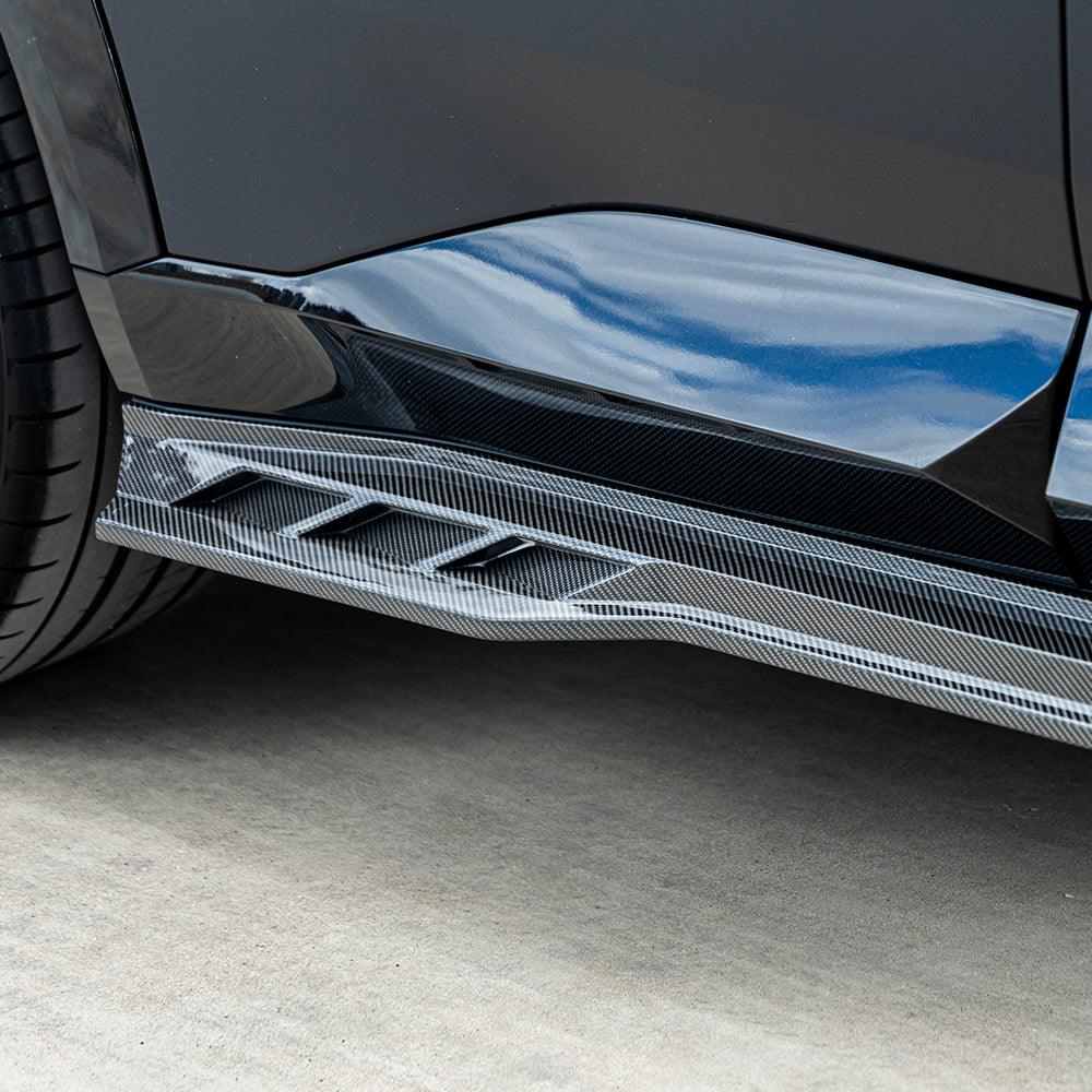 SOOQOO BMW XM G09 Side Skirt In Prepreg Carbon Fiber